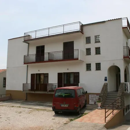 Twin Starigrad 6634c Pensión 3*